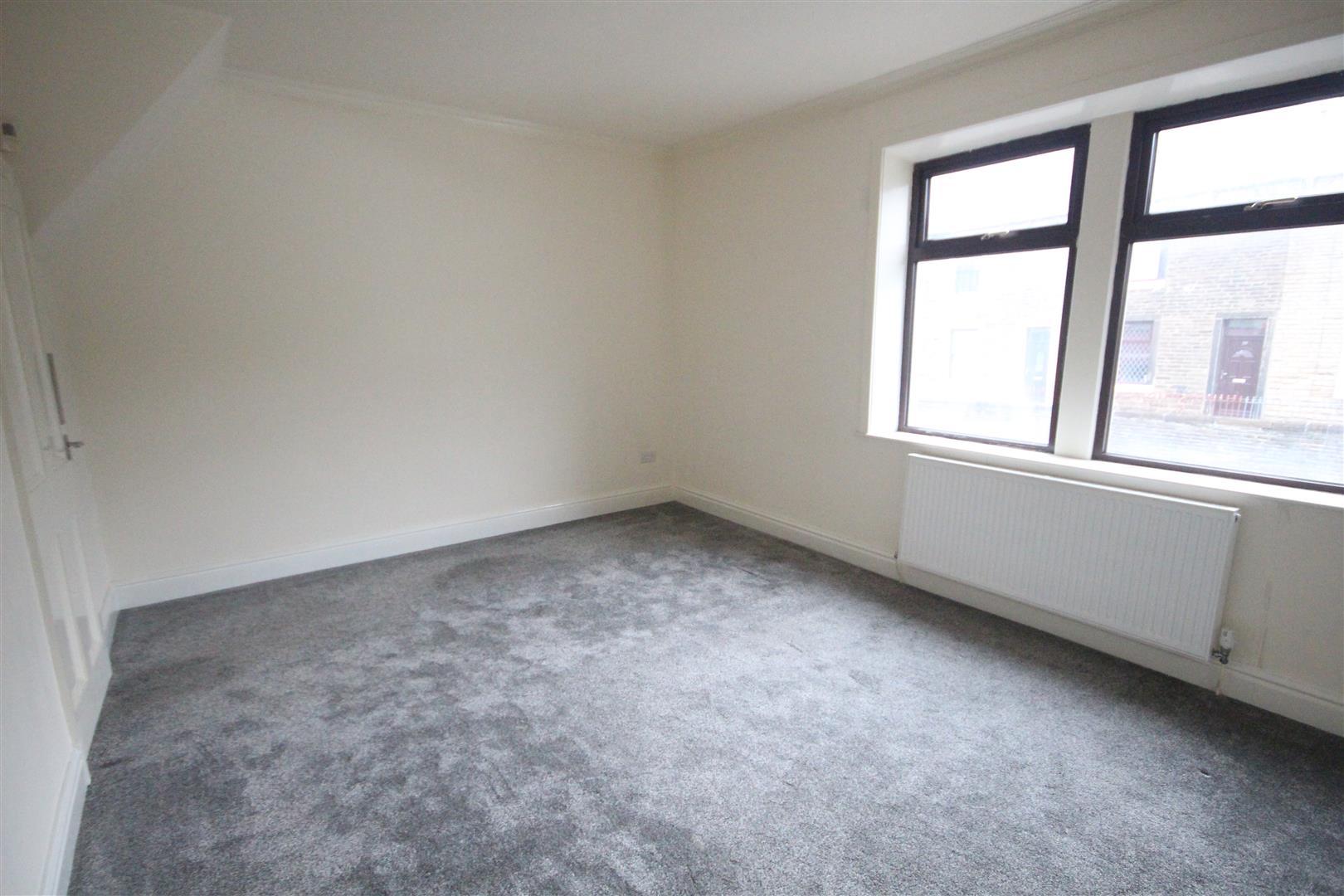 2 bedroom flat To Let in Foulridge, Colne - IMG_5387.jpg